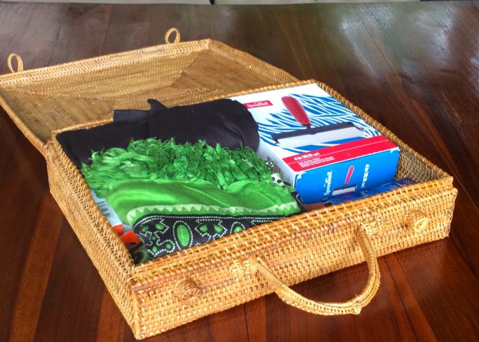 Materials kit comes in a traditional hand-woven balinese box